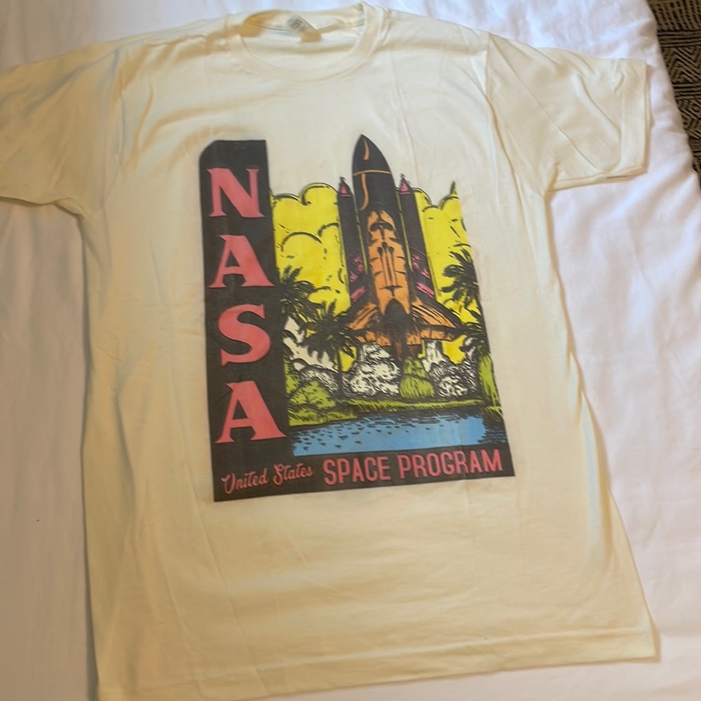 NASA T-shirt Retro Graphic